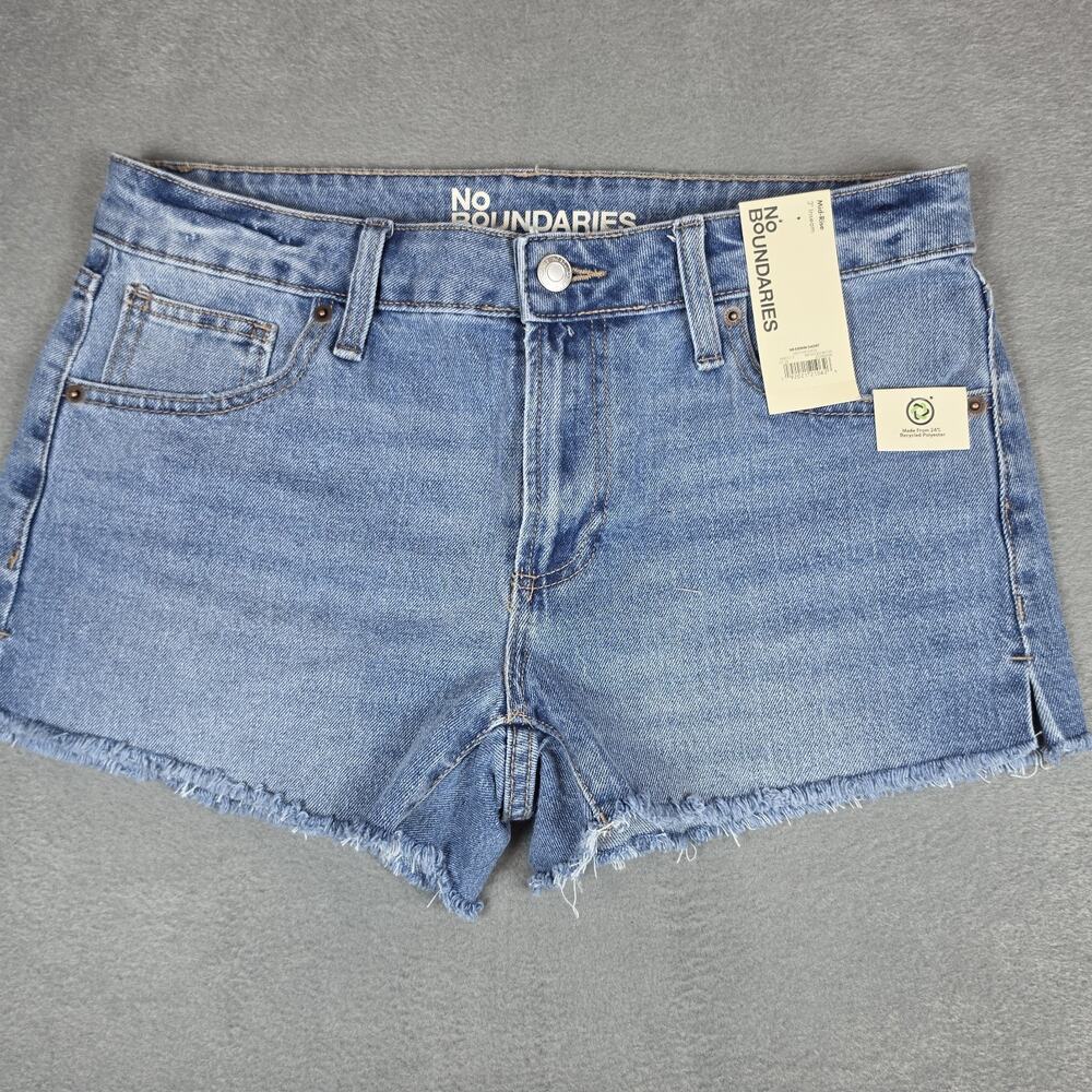 No Boundaries Denim Shorts Womens Size 6 Mid Rise Raw Hem Stretch Blue NWT